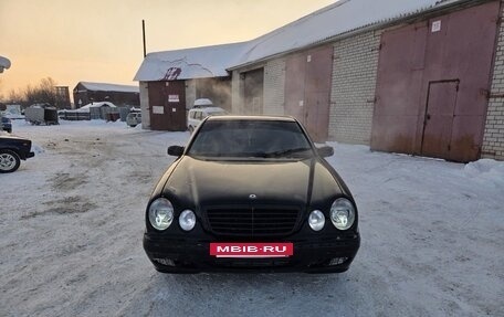 Mercedes-Benz E-Класс, 2001 год, 350 000 рублей, 2 фотография