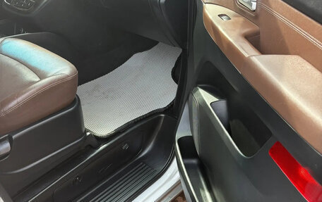 Hyundai Grand Starex Grand Starex I рестайлинг 2, 2018 год, 3 270 000 рублей, 9 фотография