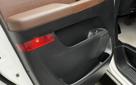 Hyundai Grand Starex Grand Starex I рестайлинг 2, 2018 год, 3 270 000 рублей, 8 фотография