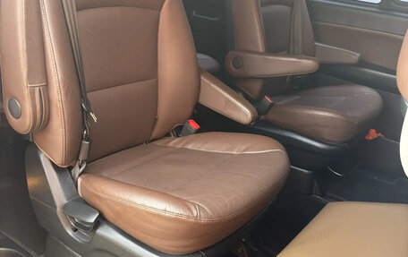 Hyundai Grand Starex Grand Starex I рестайлинг 2, 2018 год, 3 270 000 рублей, 11 фотография