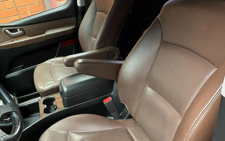 Hyundai Grand Starex Grand Starex I рестайлинг 2, 2018 год, 3 270 000 рублей, 14 фотография