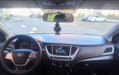 Hyundai Solaris II рестайлинг, 2018 год, 730 000 рублей, 8 фотография