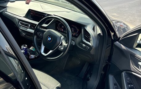 BMW 1 серия, 2019 год, 1 850 000 рублей, 11 фотография