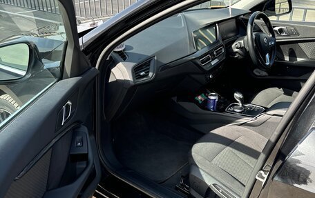 BMW 1 серия, 2019 год, 1 850 000 рублей, 12 фотография