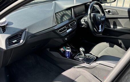 BMW 1 серия, 2019 год, 1 850 000 рублей, 13 фотография