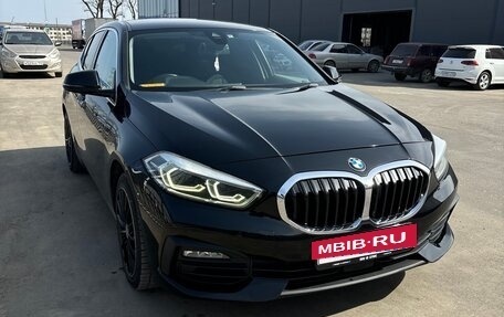 BMW 1 серия, 2019 год, 1 850 000 рублей, 10 фотография