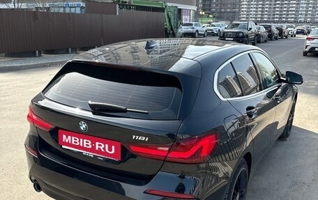 BMW 1 серия, 2019 год, 1 850 000 рублей, 5 фотография