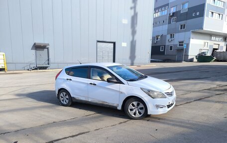 Hyundai Solaris II рестайлинг, 2014 год, 360 000 рублей, 5 фотография