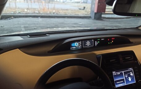 Toyota Prius IV XW50, 2019 год, 2 280 000 рублей, 8 фотография