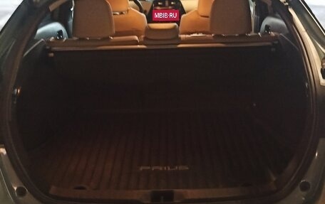 Toyota Prius IV XW50, 2019 год, 2 280 000 рублей, 6 фотография