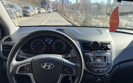 Hyundai Solaris II рестайлинг, 2015 год, 1 200 000 рублей, 12 фотография