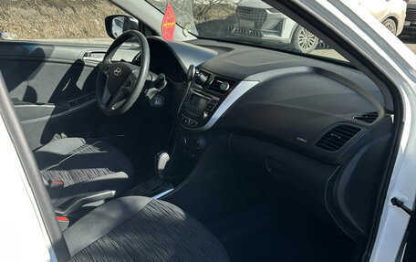 Hyundai Solaris II рестайлинг, 2015 год, 1 200 000 рублей, 14 фотография