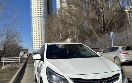 Hyundai Solaris II рестайлинг, 2015 год, 1 200 000 рублей, 8 фотография