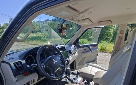 Mitsubishi Pajero IV, 2008 год, 1 800 000 рублей, 15 фотография