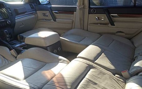 Mitsubishi Pajero IV, 2008 год, 1 800 000 рублей, 37 фотография