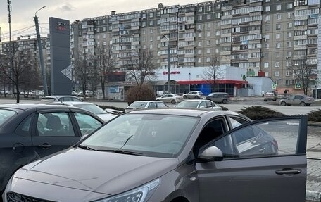 Hyundai Solaris II рестайлинг, 2021 год, 1 700 000 рублей, 6 фотография