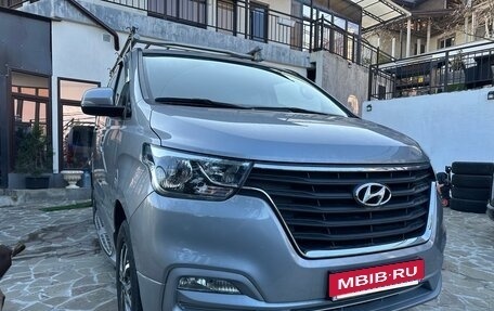 Hyundai Grand Starex Grand Starex I рестайлинг 2, 2020 год, 3 600 000 рублей, 14 фотография