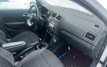 Volkswagen Polo VI (EU Market), 2018 год, 1 200 000 рублей, 9 фотография