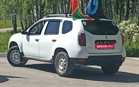 Renault Duster I рестайлинг, 2016 год, 980 000 рублей, 2 фотография