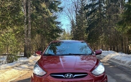 Hyundai Solaris II рестайлинг, 2012 год, 800 000 рублей, 2 фотография