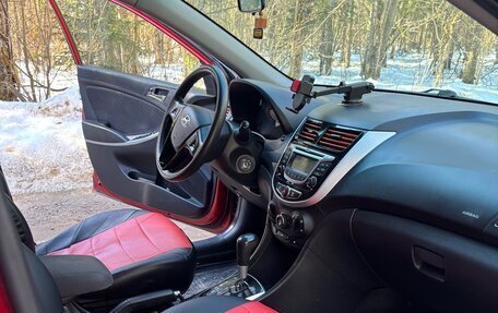 Hyundai Solaris II рестайлинг, 2012 год, 800 000 рублей, 27 фотография