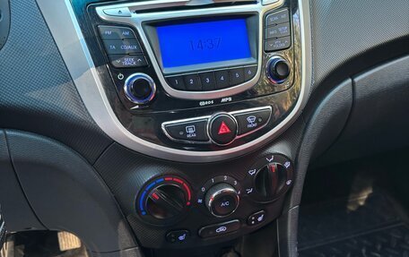 Hyundai Solaris II рестайлинг, 2012 год, 800 000 рублей, 34 фотография