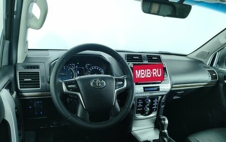 Toyota Land Cruiser Prado 150 рестайлинг 2, 2018 год, 5 299 000 рублей, 16 фотография