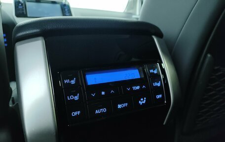 Toyota Land Cruiser Prado 150 рестайлинг 2, 2018 год, 5 299 000 рублей, 21 фотография