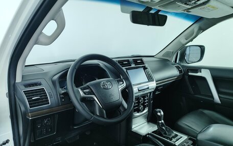 Toyota Land Cruiser Prado 150 рестайлинг 2, 2018 год, 5 299 000 рублей, 27 фотография