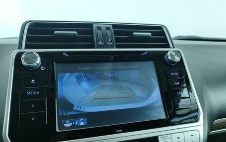 Toyota Land Cruiser Prado 150 рестайлинг 2, 2018 год, 5 299 000 рублей, 22 фотография