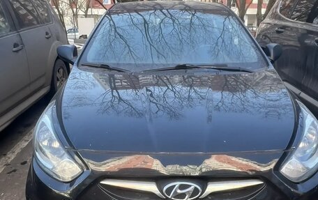 Hyundai Solaris II рестайлинг, 2013 год, 730 000 рублей, 1 фотография