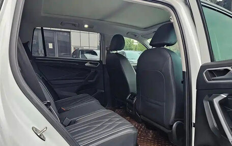 Volkswagen Tiguan II, 2023 год, 2 555 123 рублей, 10 фотография