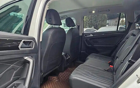 Volkswagen Tiguan II, 2023 год, 2 555 123 рублей, 9 фотография