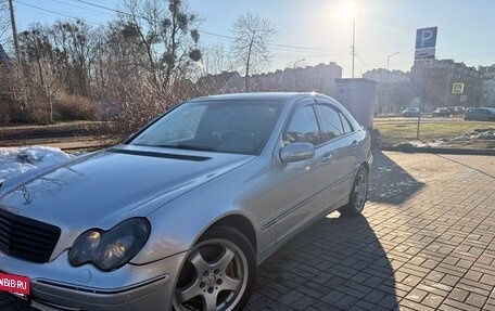 Mercedes-Benz C-Класс, 2005 год, 700 000 рублей, 2 фотография