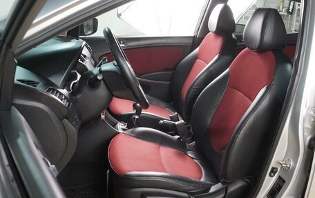 Hyundai Solaris II рестайлинг, 2011 год, 799 000 рублей, 10 фотография