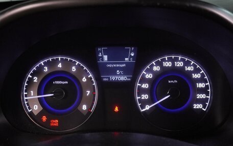 Hyundai Solaris II рестайлинг, 2011 год, 799 000 рублей, 17 фотография