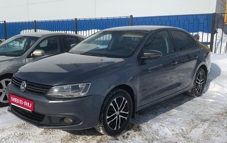 Volkswagen Jetta VI, 2011 год, 695 000 рублей, 1 фотография