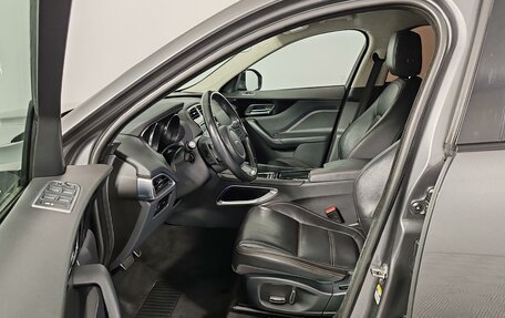 Jaguar F-Pace, 2018 год, 2 349 000 рублей, 16 фотография