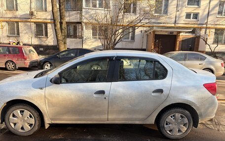 Renault Logan II, 2016 год, 550 000 рублей, 4 фотография