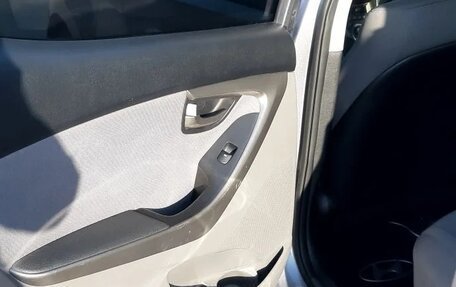 Hyundai Elantra V, 2012 год, 910 000 рублей, 18 фотография