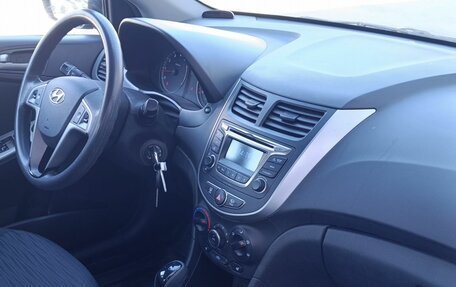 Hyundai Solaris II рестайлинг, 2015 год, 1 070 000 рублей, 10 фотография