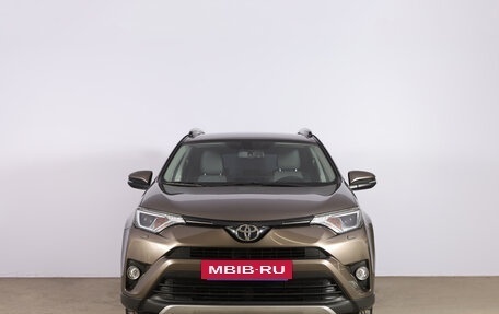 Toyota RAV4, 2017 год, 2 449 000 рублей, 2 фотография