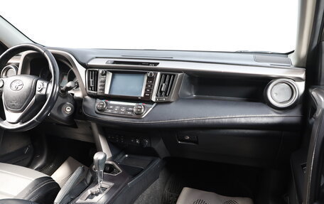 Toyota RAV4, 2017 год, 2 449 000 рублей, 16 фотография