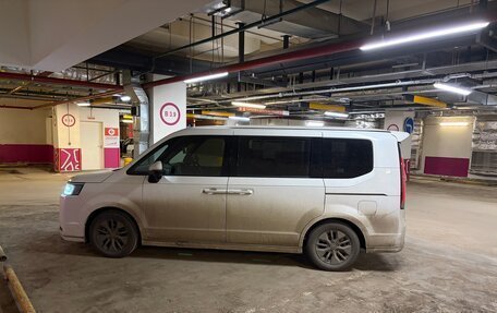 Honda Stepwgn, 2022 год, 3 300 000 рублей, 2 фотография