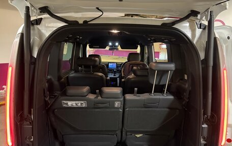 Honda Stepwgn, 2022 год, 3 300 000 рублей, 7 фотография