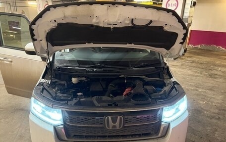 Honda Stepwgn, 2022 год, 3 300 000 рублей, 12 фотография