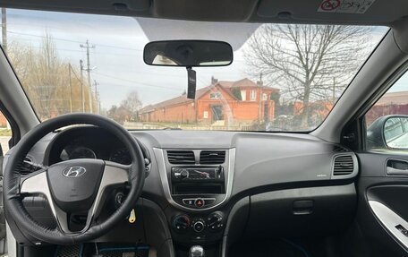 Hyundai Solaris II рестайлинг, 2016 год, 645 000 рублей, 12 фотография