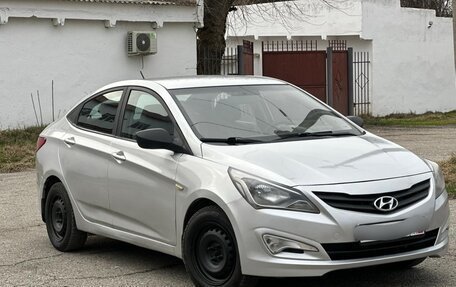 Hyundai Solaris II рестайлинг, 2016 год, 645 000 рублей, 3 фотография
