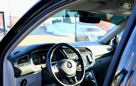 Volkswagen Tiguan II, 2017 год, 2 399 999 рублей, 5 фотография