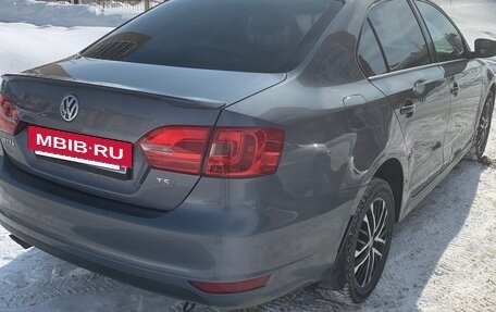 Volkswagen Jetta VI, 2011 год, 695 000 рублей, 4 фотография